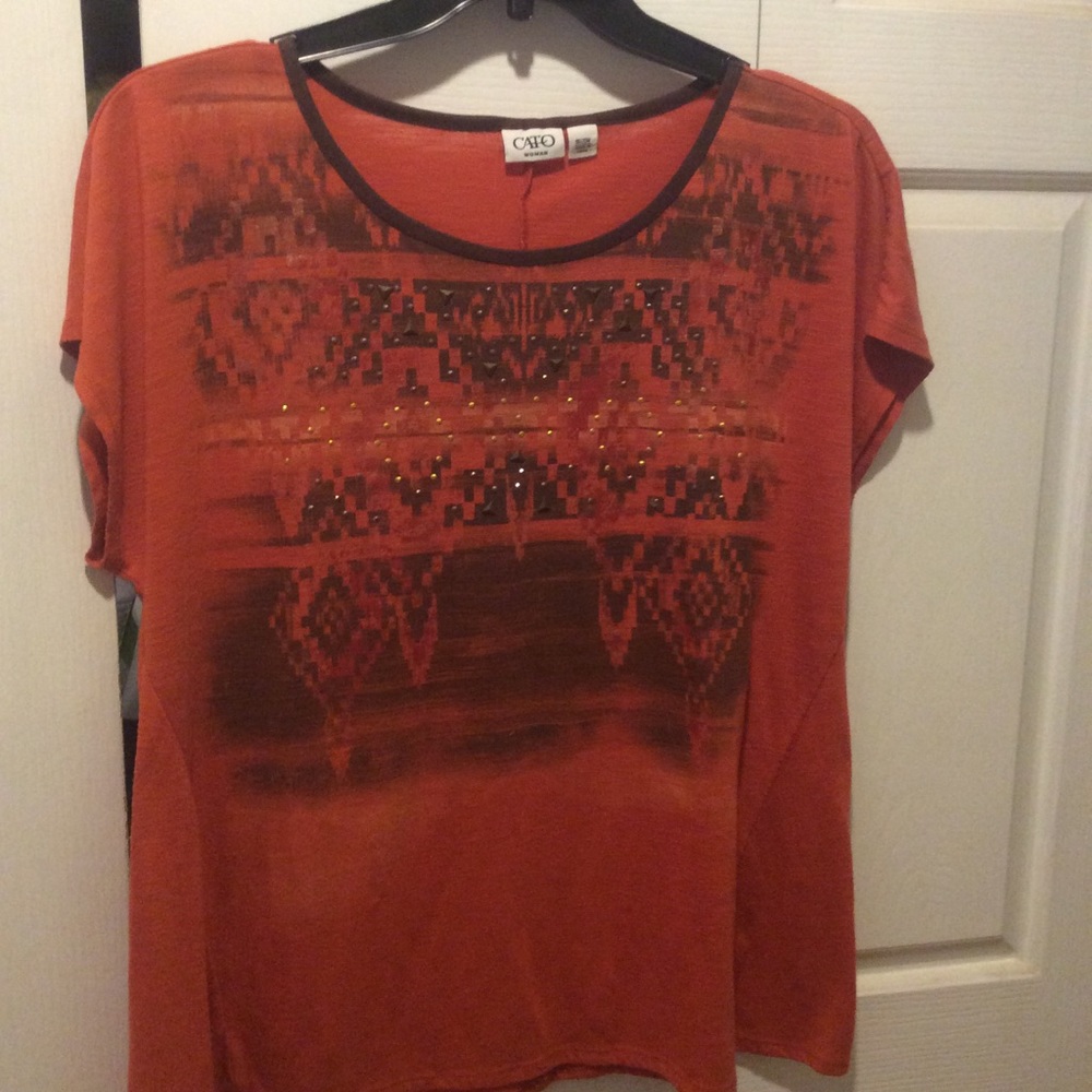 18/20W knit top with western-style embellishments.